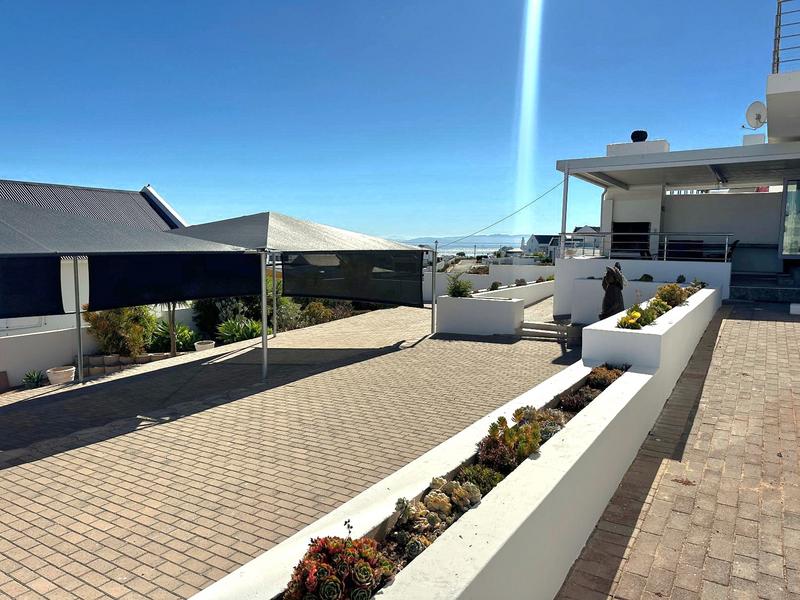 4 Bedroom Property for Sale in Da Gama Bay Western Cape